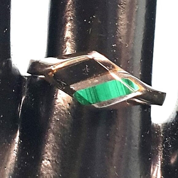 Pretty Vintage Diagonal Malachite & Black Onyx Sterling Silver Dainty Ring - Picture 1 of 9